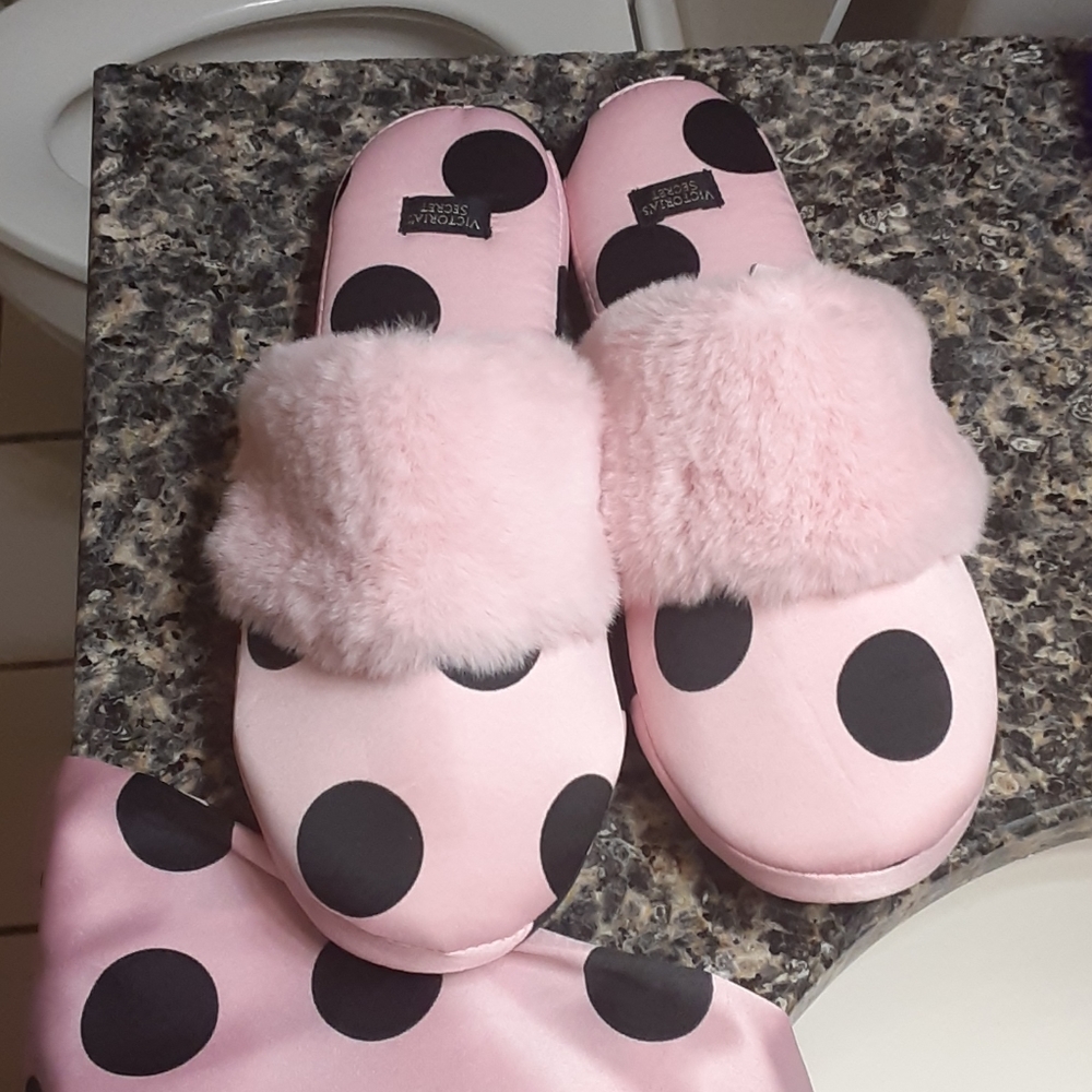 Victoria's Secret Ssatin Slippers